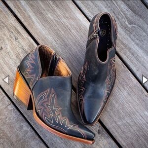 Ariat Women’s Jolene Black/ Brown Western Stitching Cowboy Ankle Sz 7 Booties